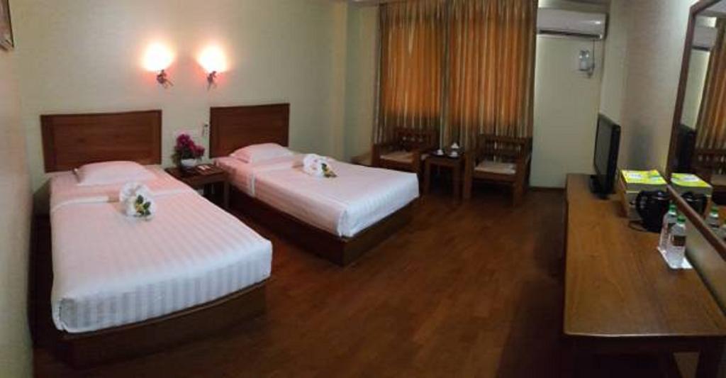 Shwe Phyu Hotel Mandalay Exterior foto