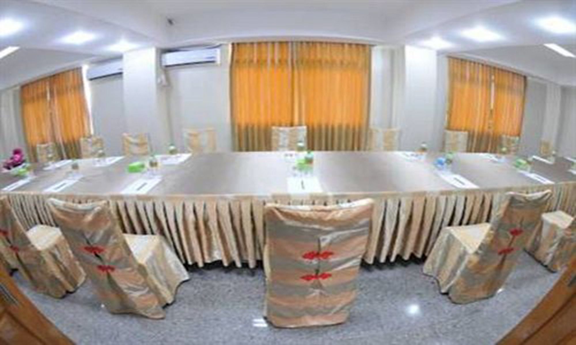 Shwe Phyu Hotel Mandalay Exterior foto